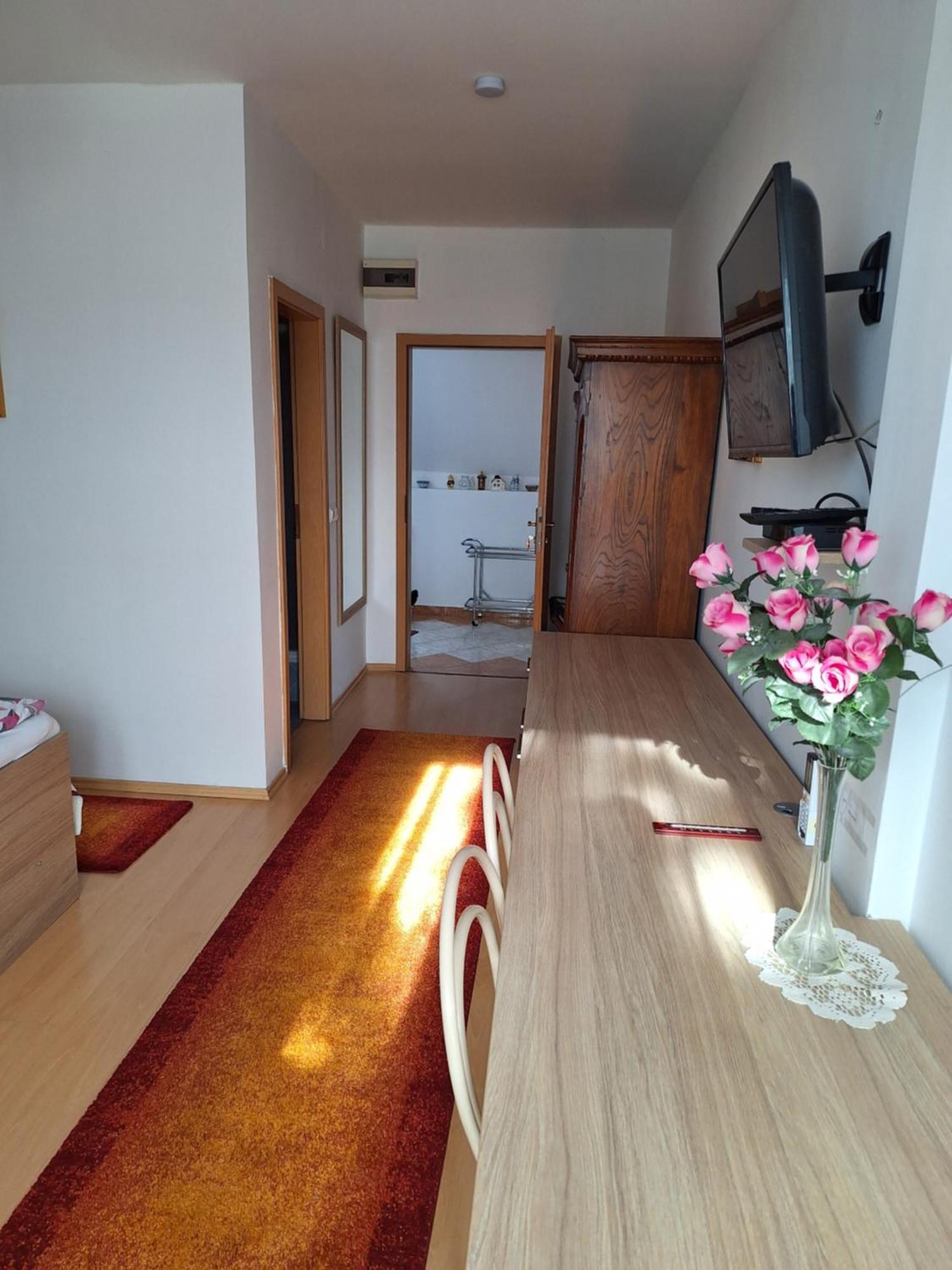 Pension Ovari Buk Exterior photo