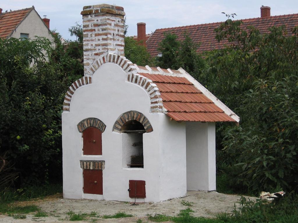 Pension Ovari Buk Exterior photo